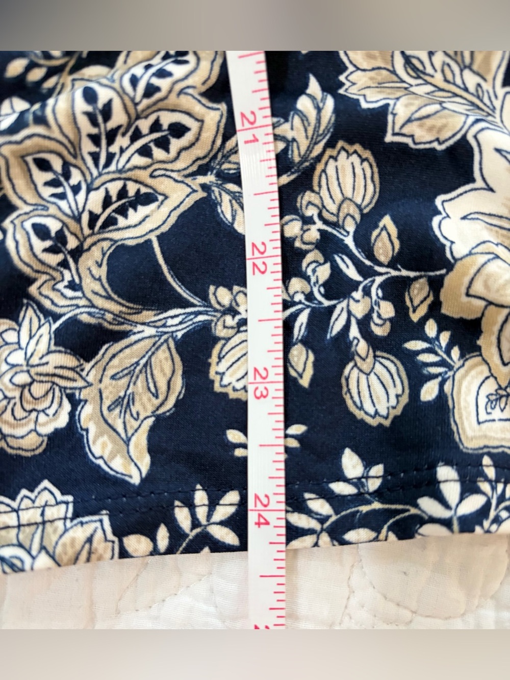 NWT SZ L PerSeption Concept Navy and Cream Floral Tie-Front Ruffle Shell - Picture 5 of 6